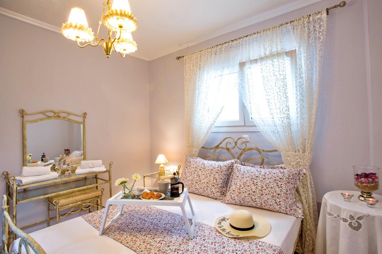 Golden Suites Ofrínion Exterior photo