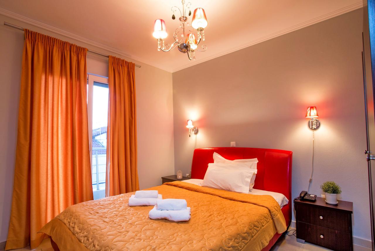 Golden Suites Ofrínion Exterior photo