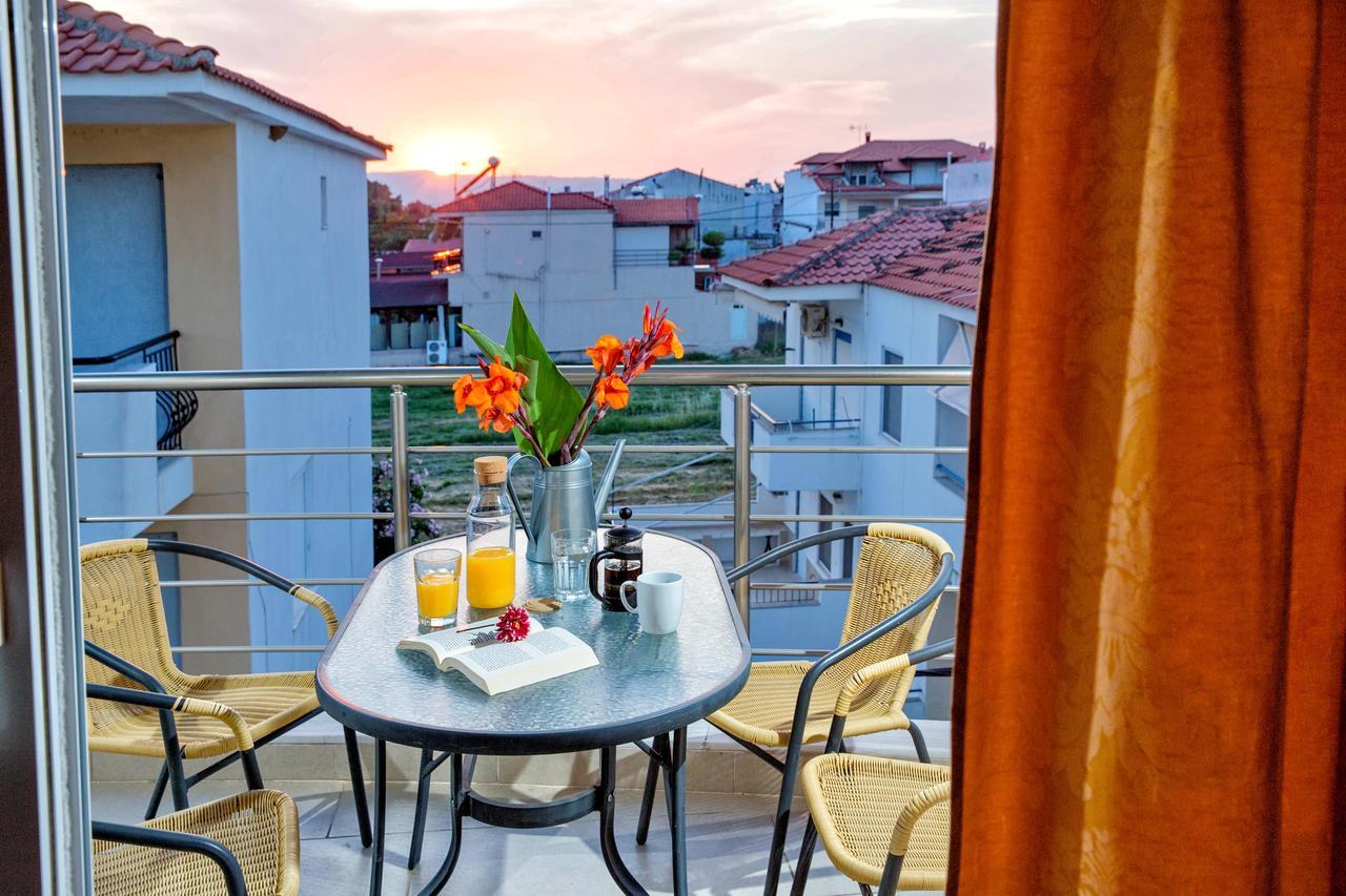 Golden Suites Ofrínion Exterior photo