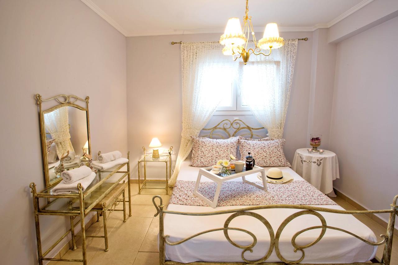 Golden Suites Ofrínion Exterior photo