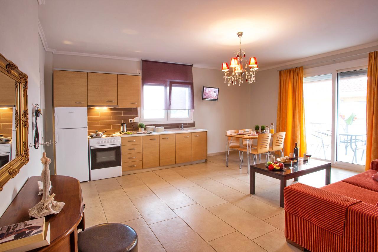 Golden Suites Ofrínion Exterior photo