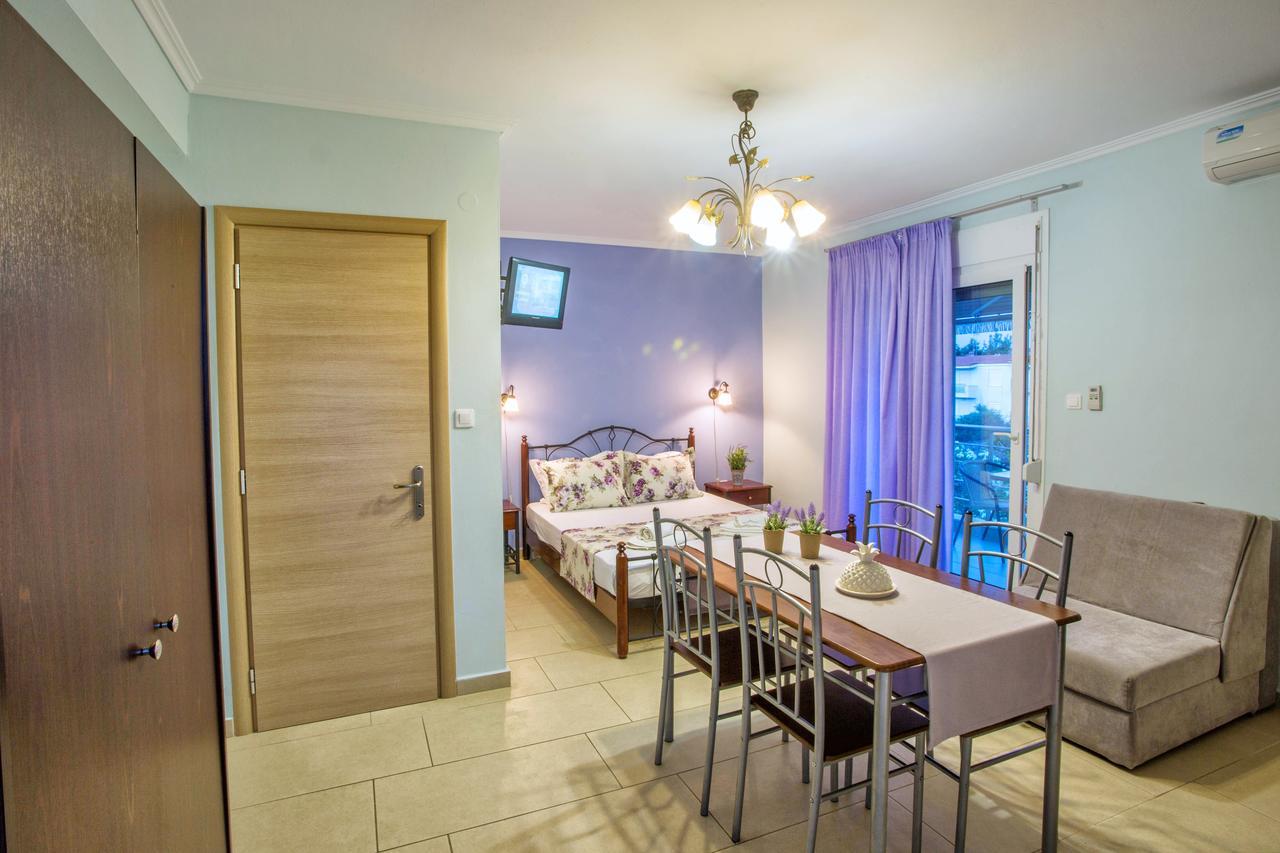 Golden Suites Ofrínion Exterior photo