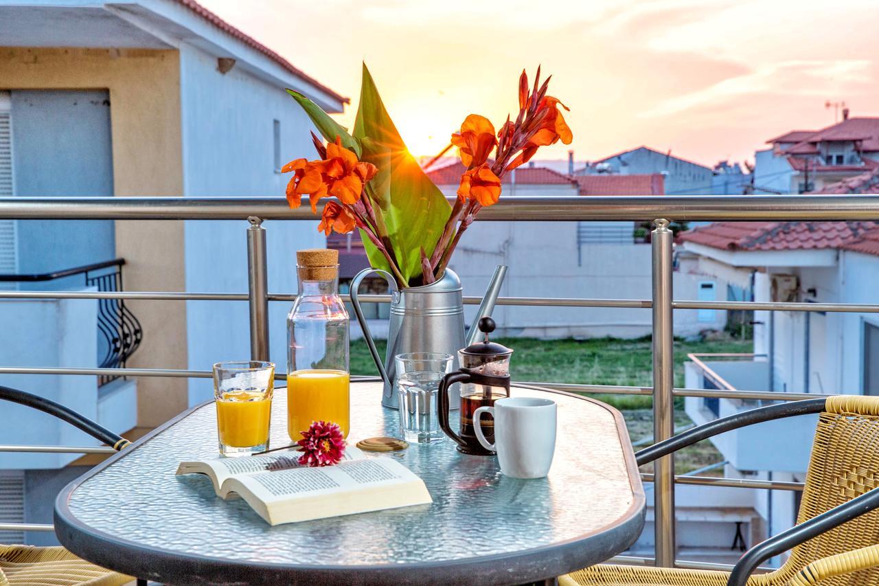 Golden Suites Ofrínion Exterior photo