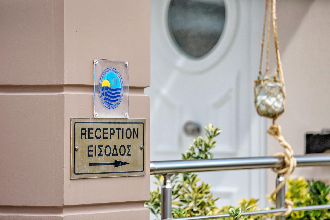 Golden Suites Ofrínion Exterior photo